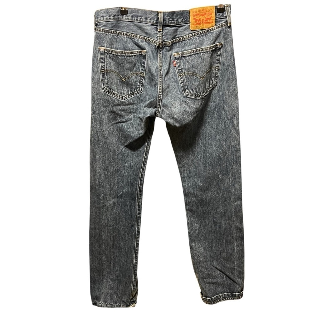 LEVI’S ~ Men’s Classic 501s Button Fly 34x34 Blue Medium Wash Jeans - Picture 2 of 6